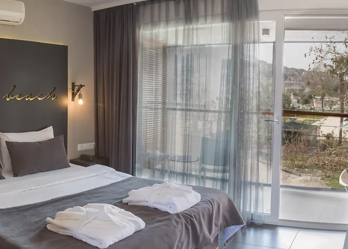 מלון En Vie Boutique - Adults Only