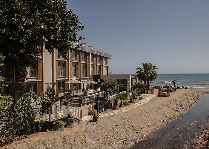 מלון En Vie Boutique - Adults Only 3*